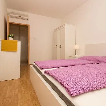 327 - Balaton-parti 2 Szobas Apartman *
