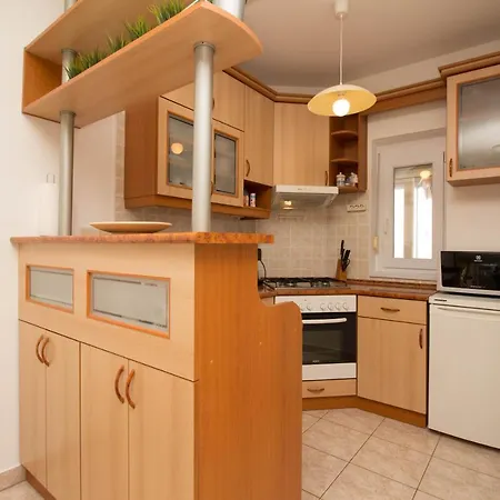 327 - Balaton-parti 2 Szobas Apartman Balatonoszod